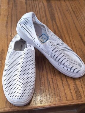 Men's Time and Tru White Perforated Slip-On Loafers 9W